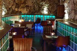 La Caverna Wine Bar